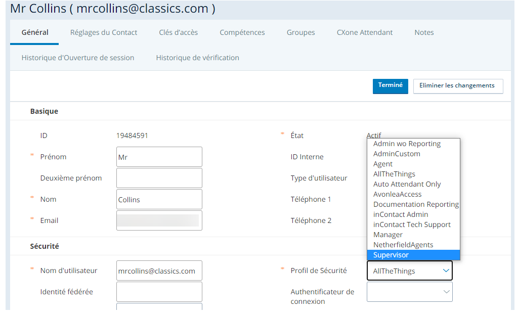 Capture d'écran du formulaire de modification du profil utilisateur avec la liste déroulante du profil de sécurité ouverte