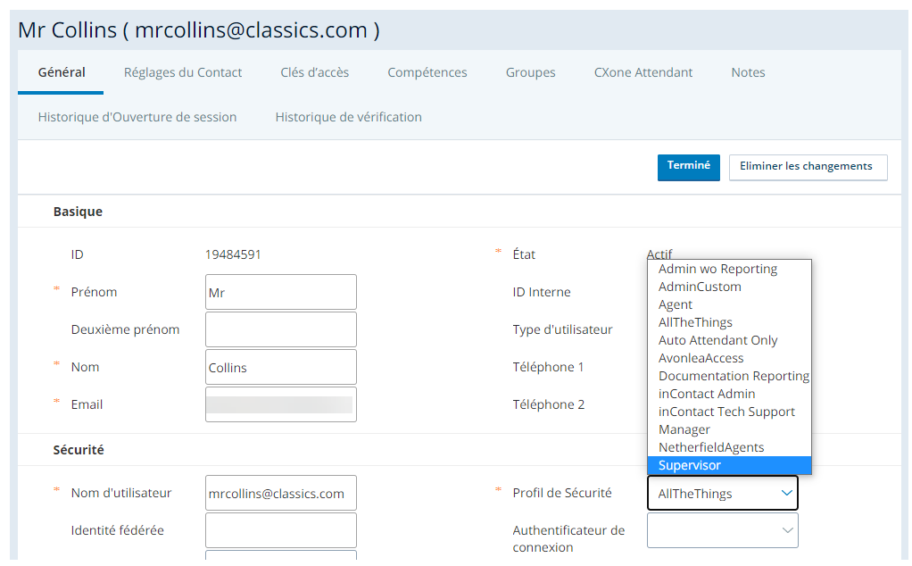 Capture d'écran du formulaire de modification du profil utilisateur avec la liste déroulante du profil de sécurité ouverte