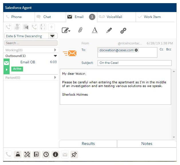 Un e-mail actif dans Salesforce Agent Classic. L'e-mail s'affiche dans une fenêtre contextuelle à droite.
